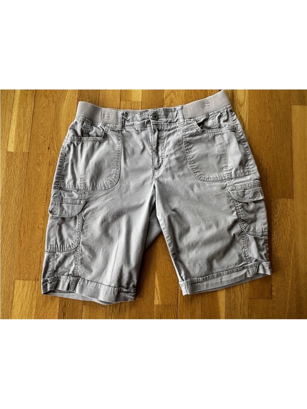 Gloria Vanderbilt Shorts Womens 10 Gray Bermuda Comfort Waist Stretch Casual